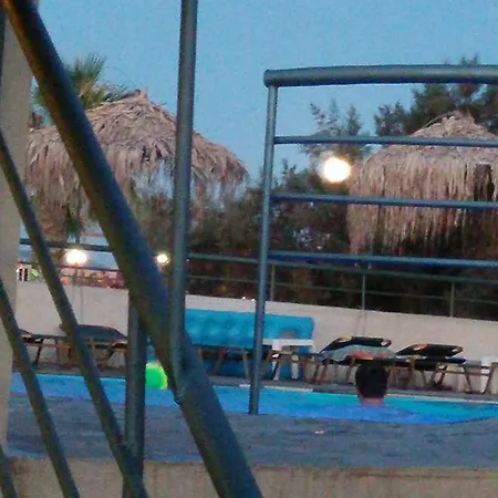 Sandy فندق 2*