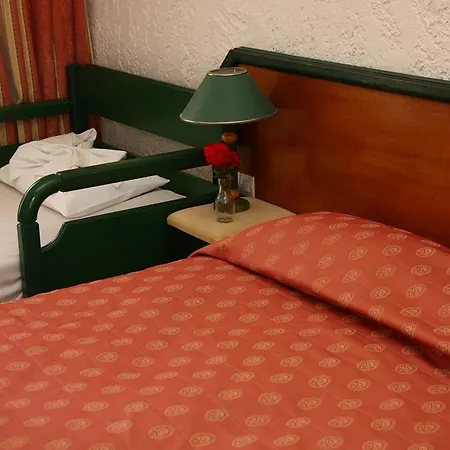 Sandy Hotel