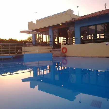 Sandy Hotel 2*